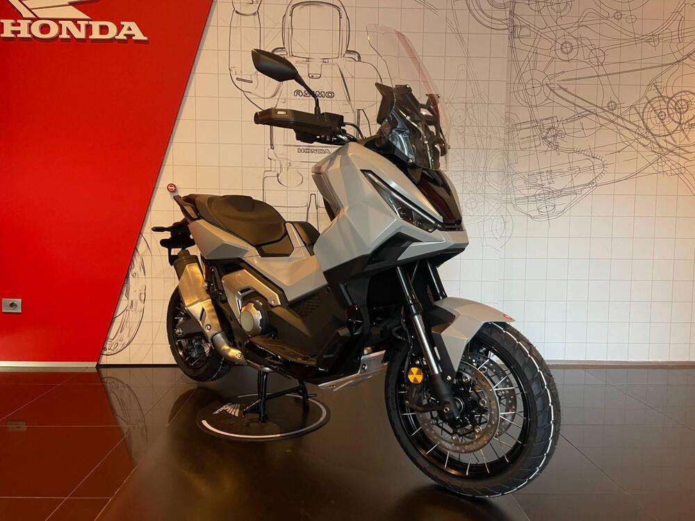 Honda X-ADV 750 (2025 - 26) (2)