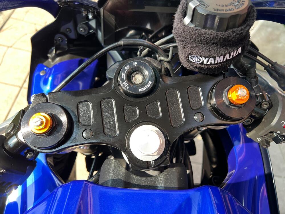 Yamaha YZF R7 (2021 - 25) (10)