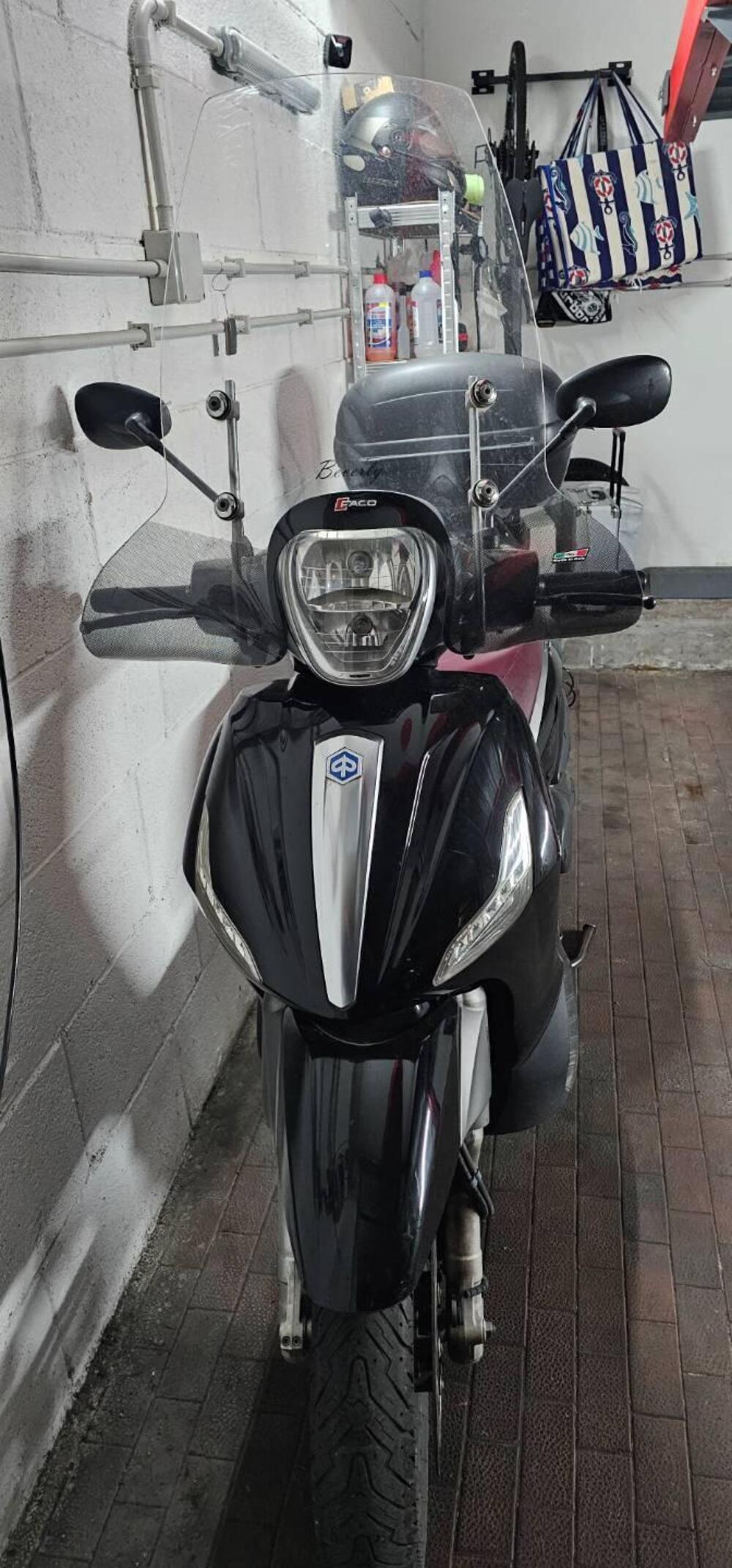 Piaggio Beverly 350 SportTouring ie ABS (2011 - 17) (3)