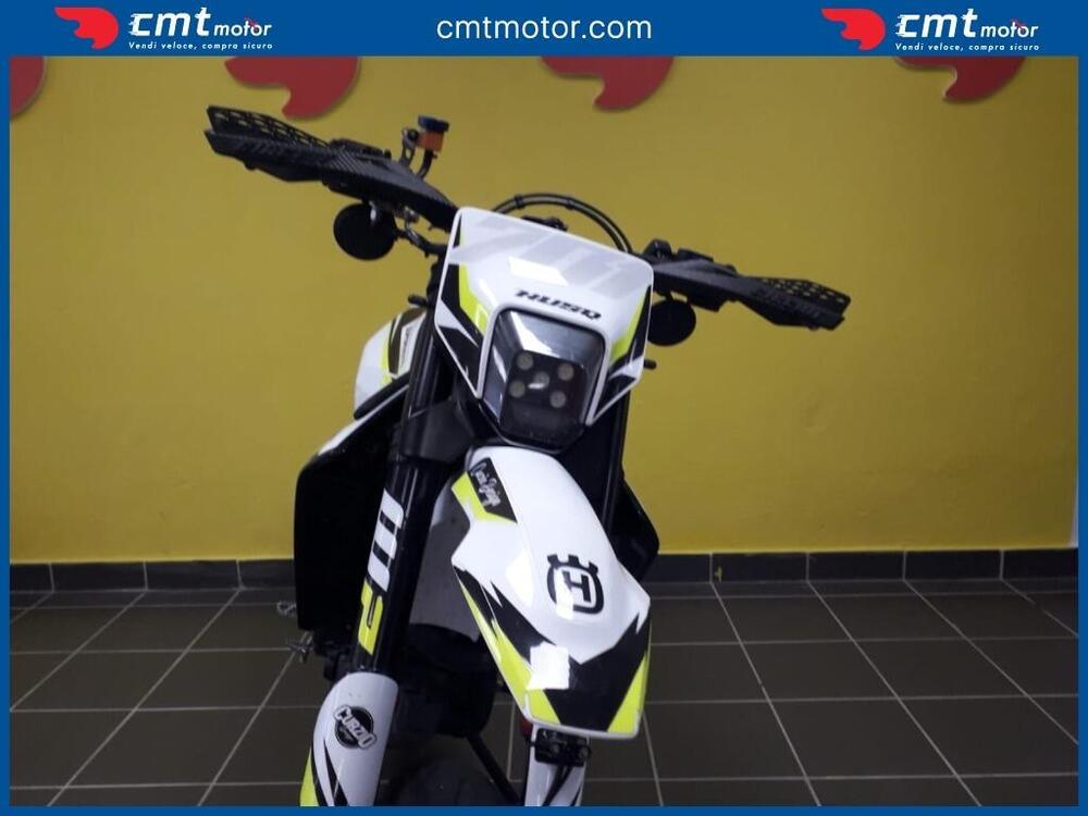 Husqvarna 701 Supermoto (2021) (10)