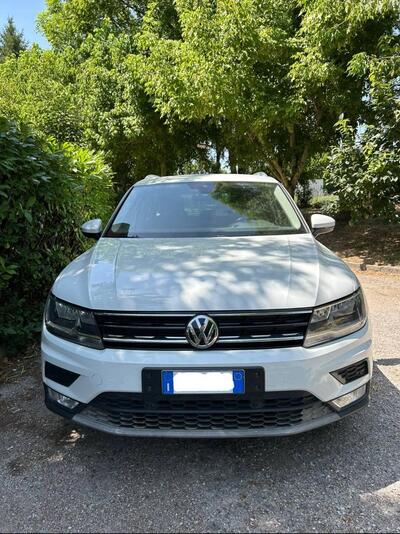 Volkswagen Tiguan 2.0 TDI SCR DSG 4MOTION Business BMT del 2017 usata a Spoleto