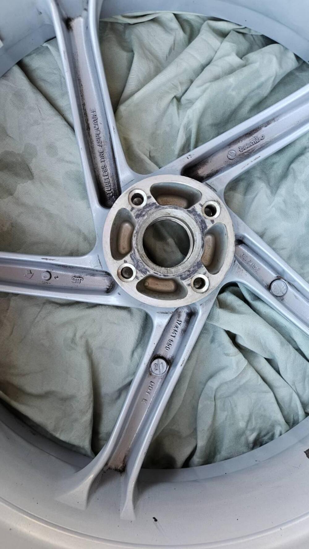 Pirelli angel gt 180/55 zr17 (73w) GT (9)