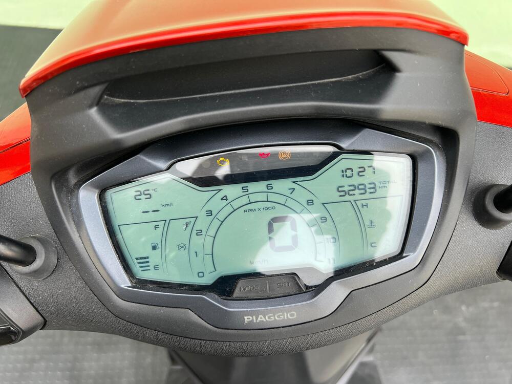 Piaggio Beverly 300 ABS-ASR (2021 - 25) (6)