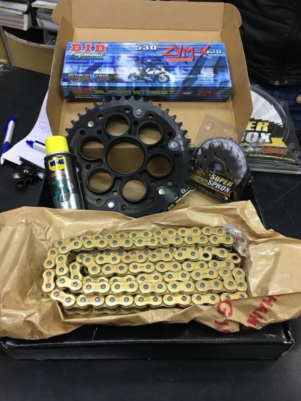 KIT TRASMISSIONE DID PROFESSIONALE 525 per DUCATI