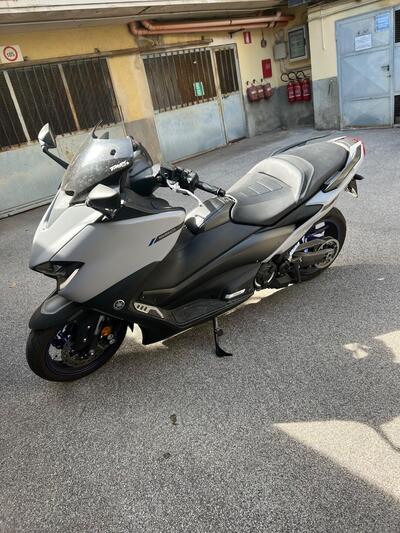 Yamaha T-Max 560 (2020 - 21) usata