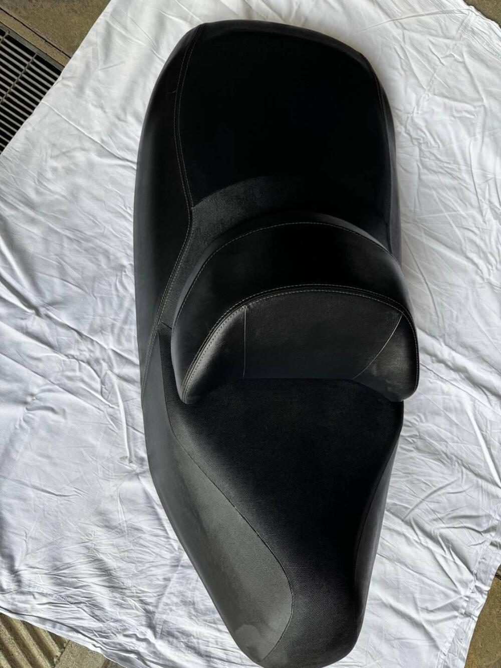 SELLA ORIGINALE SUZUKI BURGMAN 650 EXECUTIVE 2019