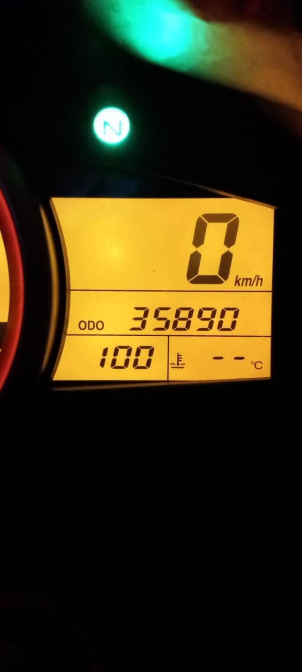 Kawasaki Z 750 R (2011 - 14) (8)