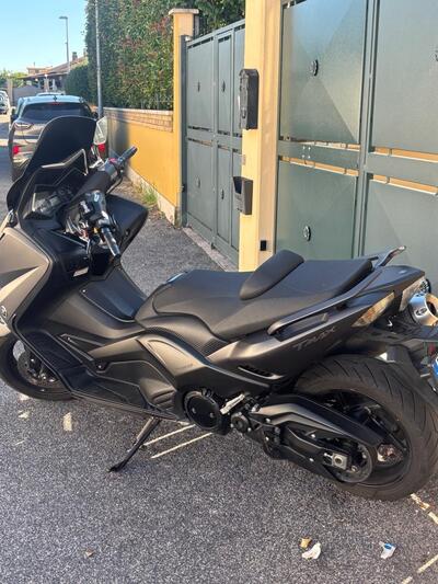 Yamaha T-Max 530 (2015 - 16) usata