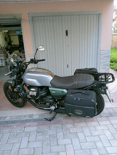 Moto Guzzi V7 850 Stone Special Abs (2021) usata
