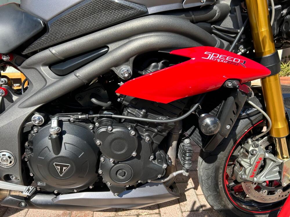 Triumph Speed Triple 1050 R ABS (2016 - 17) (3)