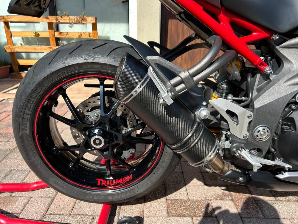 Triumph Speed Triple 1050 R ABS (2016 - 17) (2)