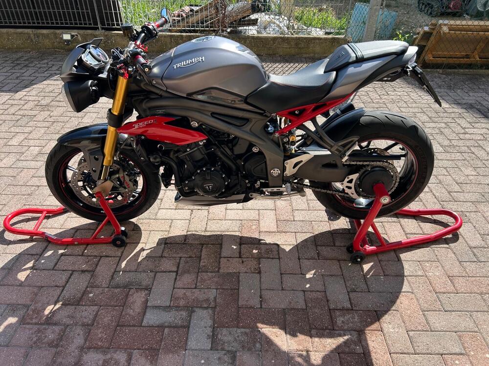 Triumph Speed Triple 1050 R ABS (2016 - 17) (7)