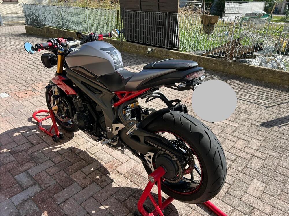 Triumph Speed Triple 1050 R ABS (2016 - 17) (8)