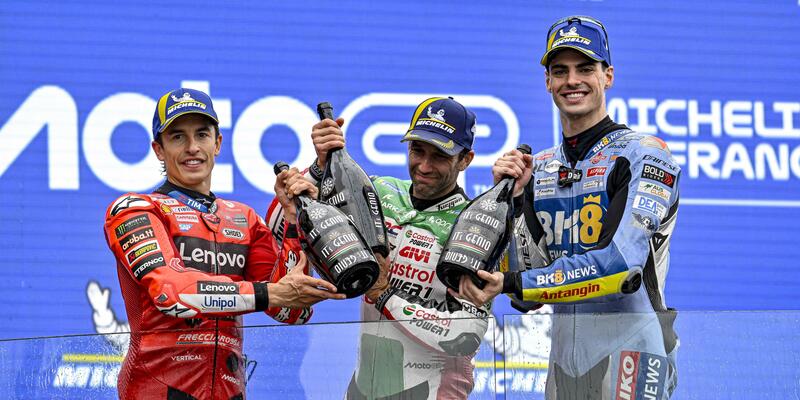 Aldeguer sul podio di Le Mans insieme al vincitore Zarco e a Marc Marquez
