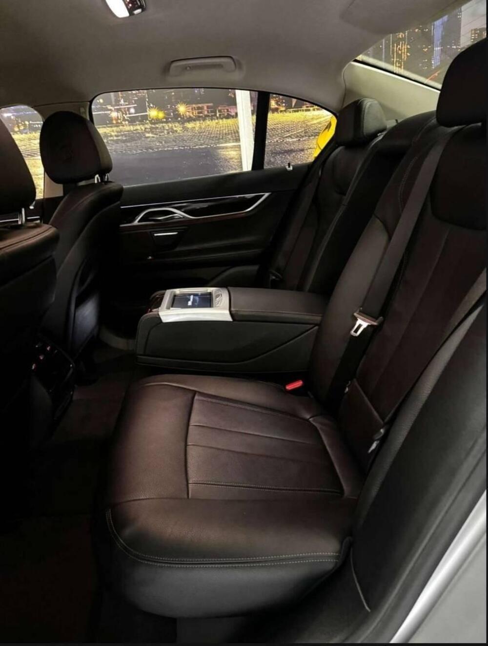 BMW Serie 7 usata a Firenze (10)