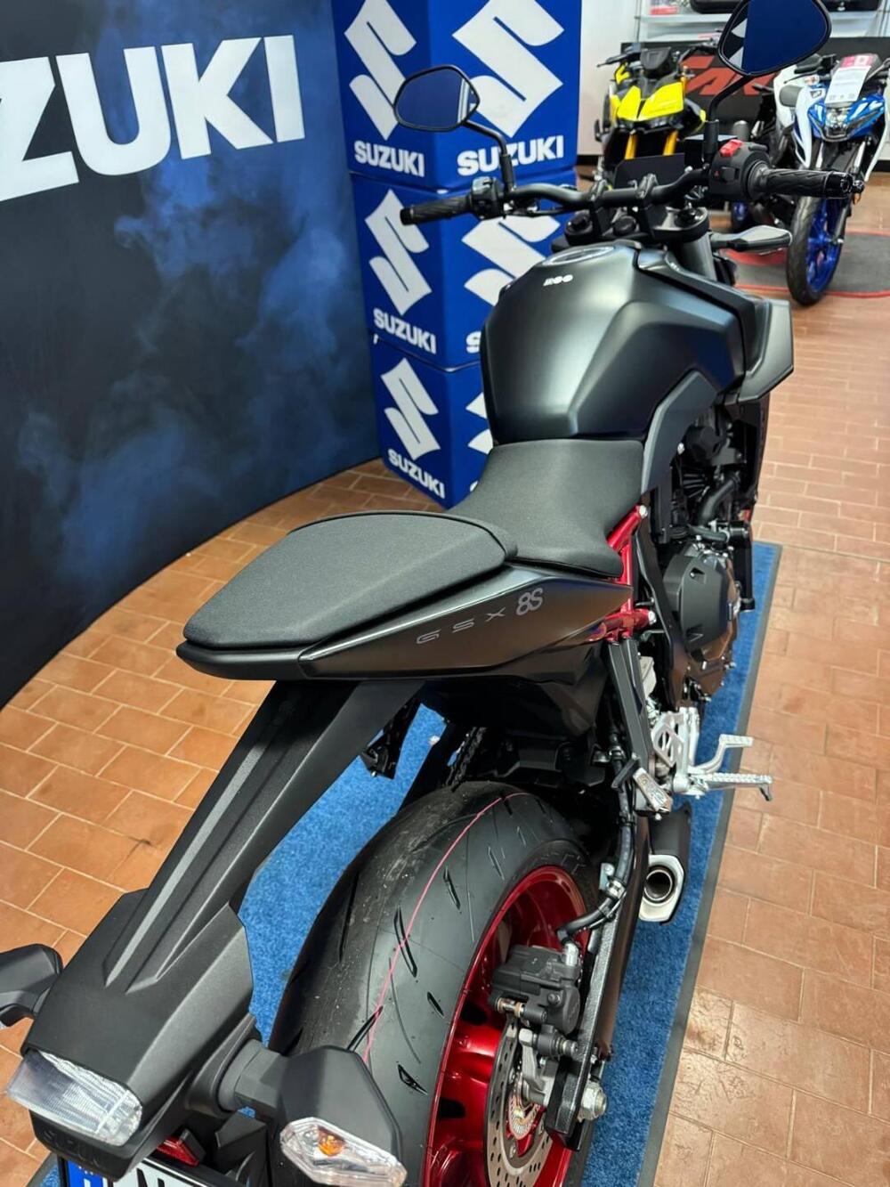 Suzuki GSX-8S (2025 - 26) (8)