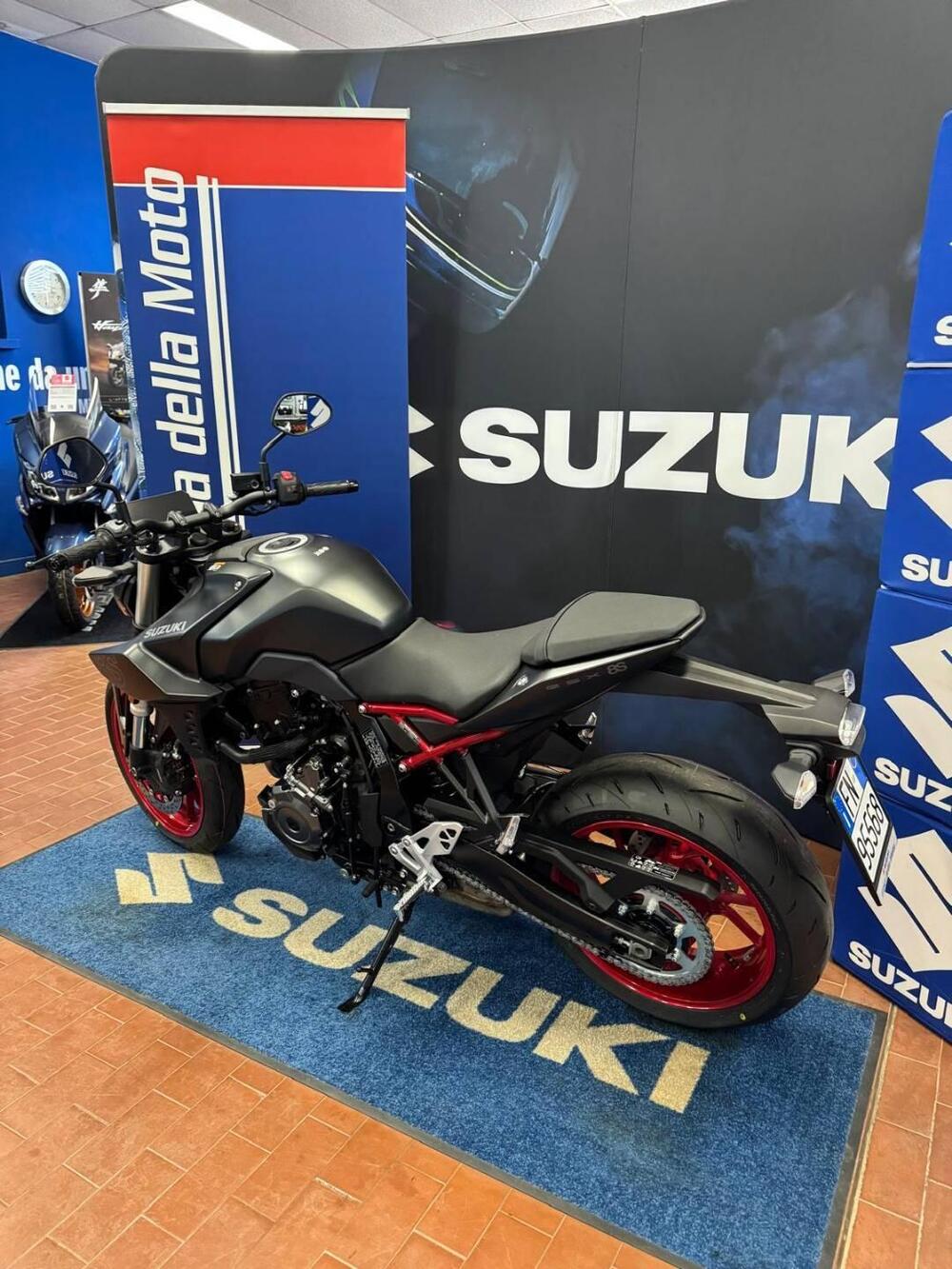 Suzuki GSX-8S (2025 - 26) (14)