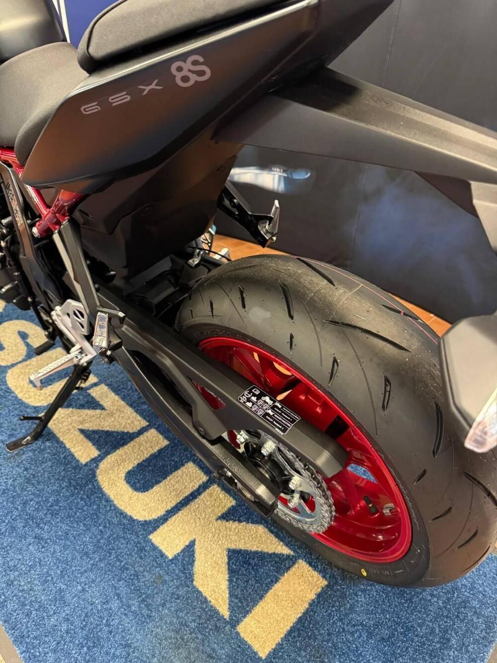 Suzuki GSX-8S (2025 - 26) (19)