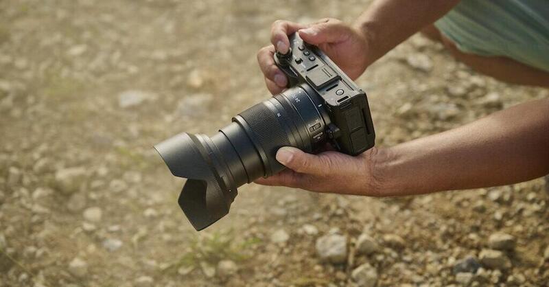 Nikon ZR: compatta e leggera, perfetta da portare in moto!