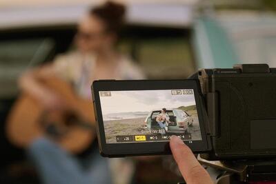 Nikon ZR: compatta e leggera, perfetta da portare in moto!