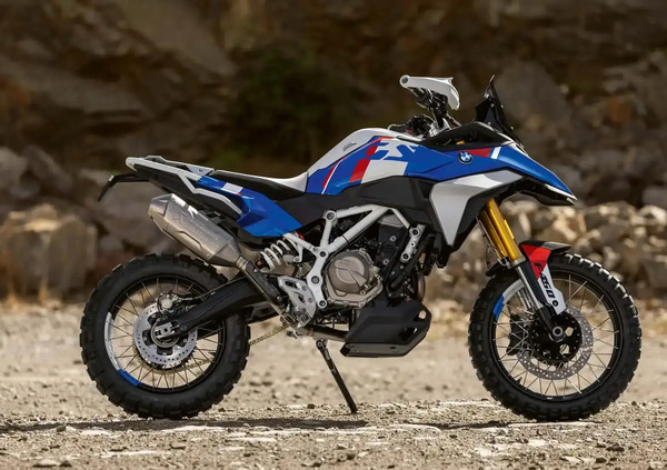 BMW F450 GS: ad EICMA 2025 il debutto della piccola adventure bavarese