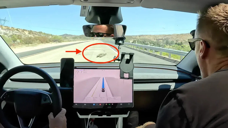 Tesla si schianta dopo solo 95 km: brutto colpo per l&rsquo;AI di Elon Musk
