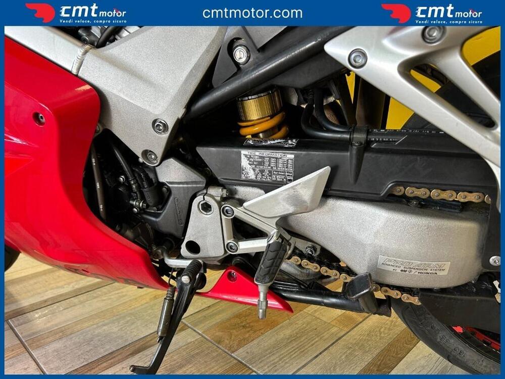 Honda VFR 800 (2002 - 05) (10)