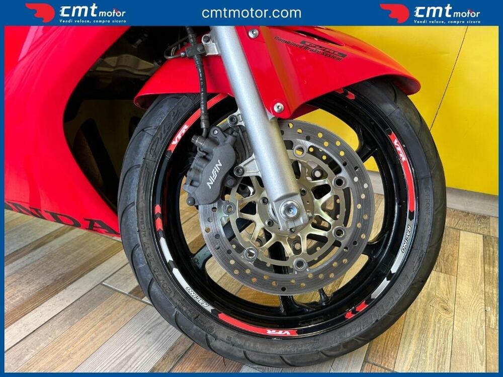 Honda VFR 800 (2002 - 05) (11)