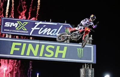 SuperMotocross: a Las Vegas trionfano J.Lawrence e Shimoda. Deegan e Sexton infortunati