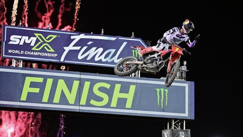 SuperMotocross: a Las Vegas trionfano J.Lawrence e Shimoda. Deegan e Sexton infortunati