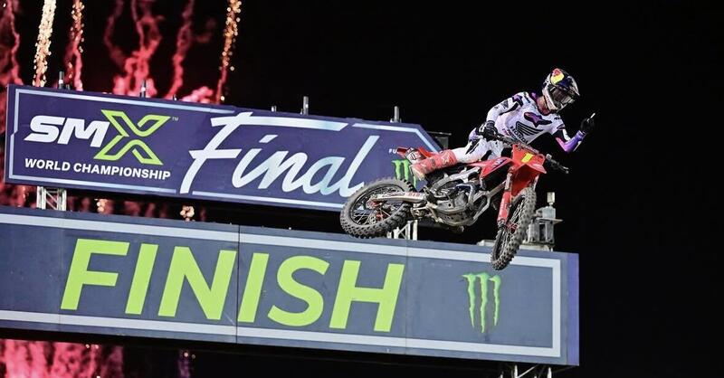 SuperMotocross: a Las Vegas trionfano J.Lawrence e Shimoda. Deegan e Sexton infortunati