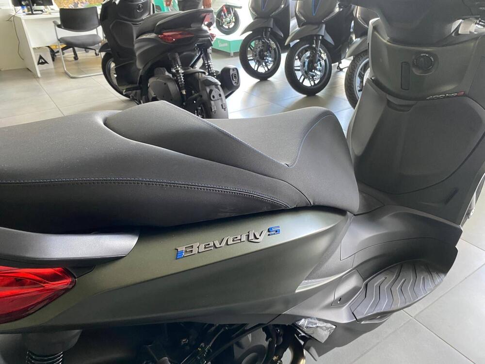 Piaggio Beverly 400 S (2025 - 26) (6)