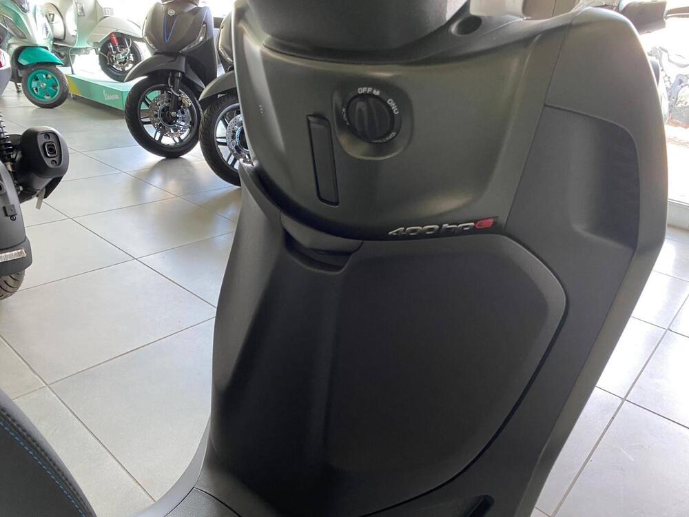 Piaggio Beverly 400 S (2025 - 26) (7)