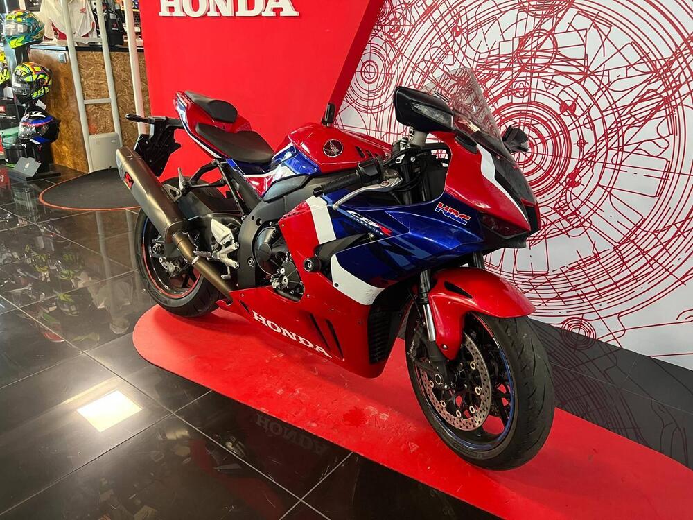 Honda CBR 1000 RR-R Fireblade (2020 - 21) (3)