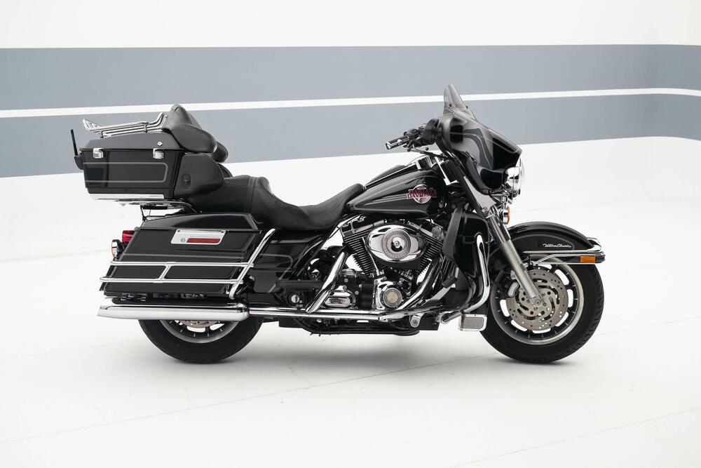 Harley-Davidson 1584 Heritage Classic (2006 - 07) - FLSTC (2)