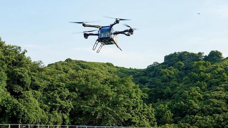 Auto volanti si scontrano in Cina, il primo crash aereo della storia (VIDEO)