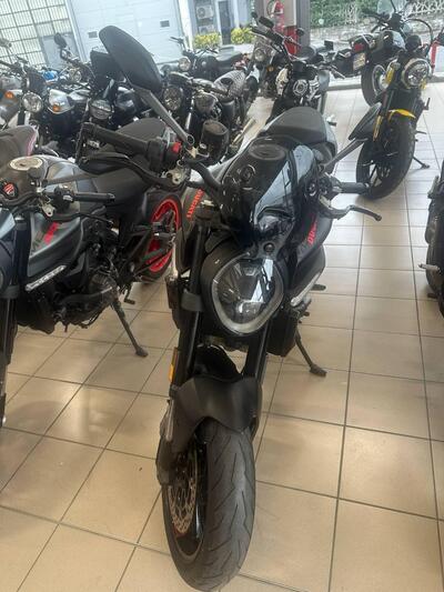 Ducati Monster 937 + (2021 - 25) usata