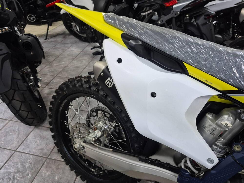Husqvarna TC 125 (2024) (4)