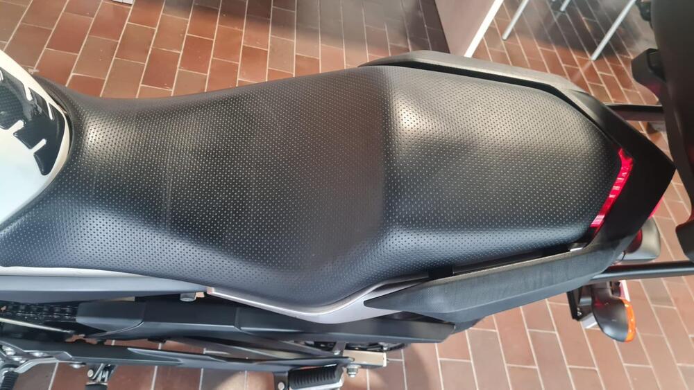 Yamaha XJ6 (2008 - 15) (7)