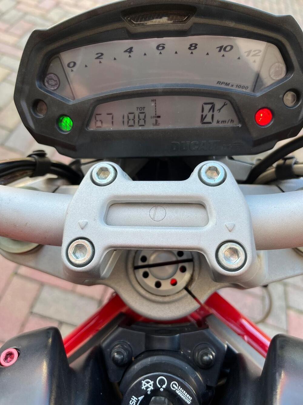 Ducati Monster 1100 (2009 -10) (6)