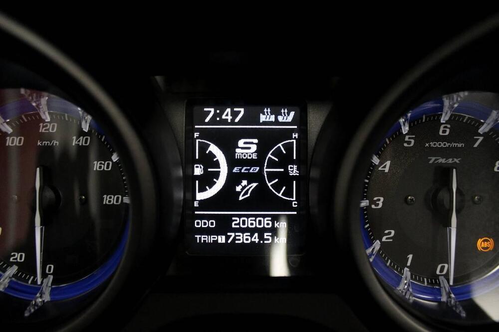 Yamaha T-Max 560 Tech Max (2020) (8)