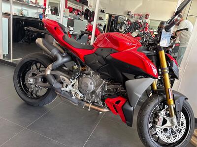 Ducati Streetfighter V2 S (2025) nuova