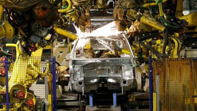 Stellantis ferma la produzione a Poissy: stop di tre settimane per Opel e DS