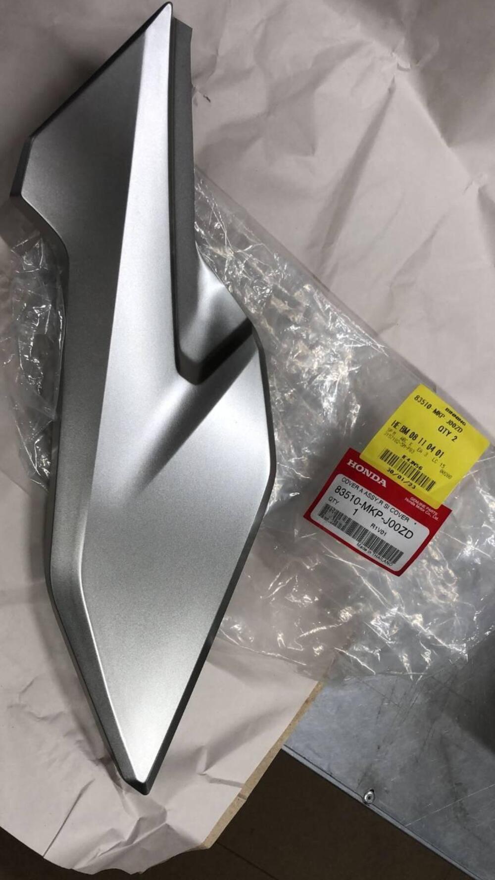 COPERCHIO LATERALE PER HONDA CB 500 CODICE 83510MK