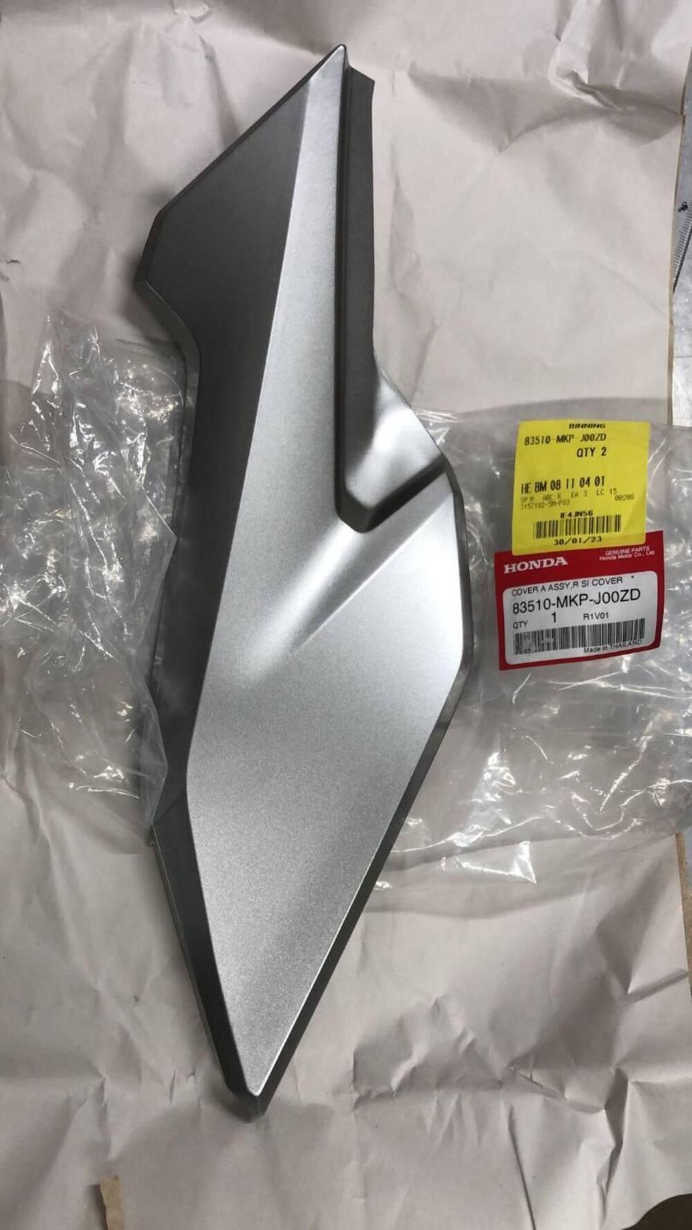 COPERCHIO LATERALE PER HONDA CB 500 CODICE 83510MK (2)