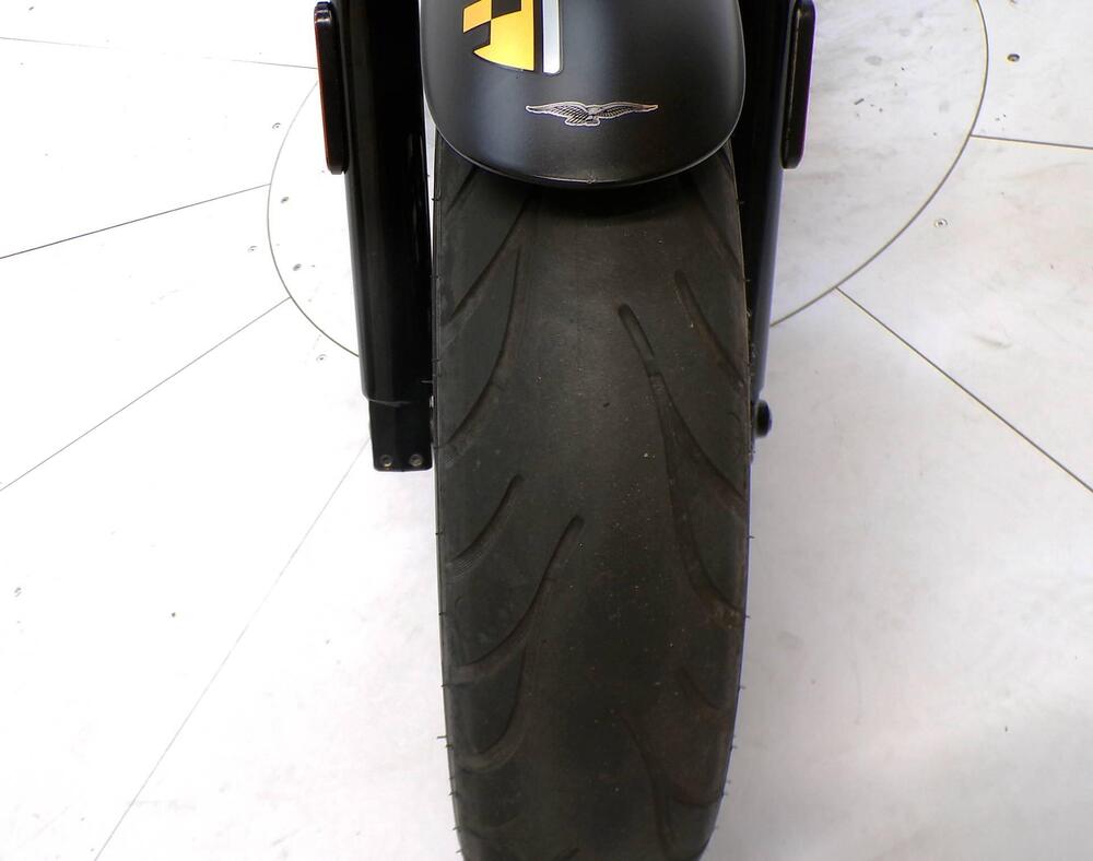 Moto Guzzi V9 Bobber (2016 - 18) (10)