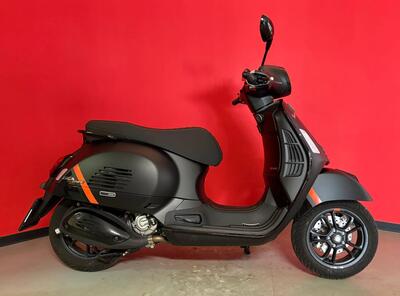 Vespa GTS 300 Super Sport (2023 - 24) usata