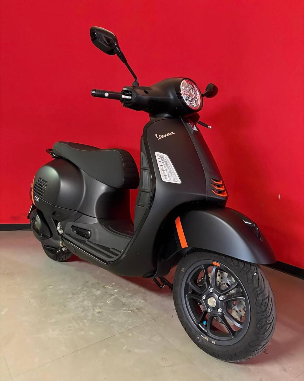 Vespa GTS 300 Super Sport (2023 - 24) (2)