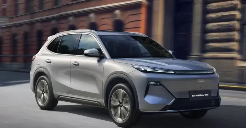 Geely sbarca in Italia: due SUV rivoluzionari da 34.900&euro; che sfidano Tesla e BMW