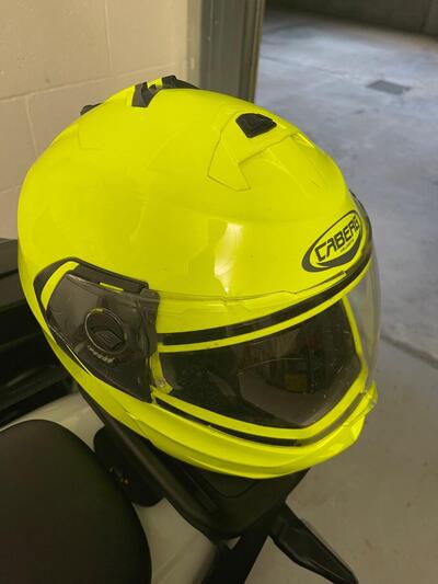 Vendesi Casco integrale modulare Fluo Caberg